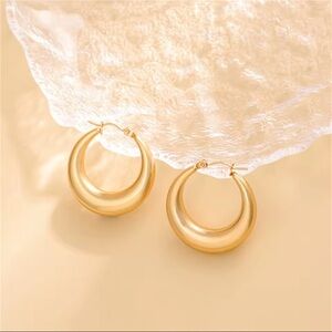 Elegant Gold Hoop Earrings, SIZE: 2.5 cm